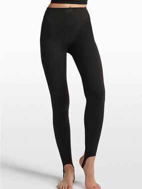 NikeSKIMS MATTE
V-LINE STIRRUP LEGGING